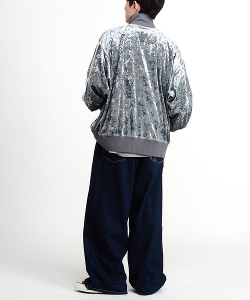 CONVERSE TOKYO(コンバーストウキョウ)の「SIDE LINE CRASHED VELOR TRACK JACKET(ジャージ・レディース・ピンク/グレー/ブルー/ブラック・SMALL/MEDIUM)」の11枚目の写真