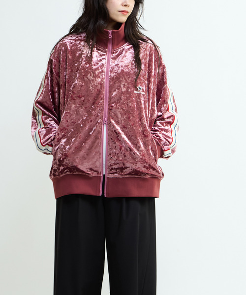 CONVERSE TOKYO(コンバーストウキョウ)の「SIDE LINE CRASHED VELOR TRACK JACKET(ジャージ・レディース・ピンク/グレー/ブルー/ブラック・SMALL/MEDIUM)」の13枚目の写真