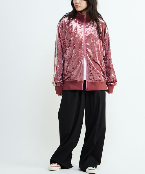 CONVERSE TOKYO(コンバーストウキョウ)の「SIDE LINE CRASHED VELOR TRACK JACKET(ジャージ・レディース・ピンク/グレー/ブルー/ブラック・SMALL/MEDIUM)」の15枚目の写真