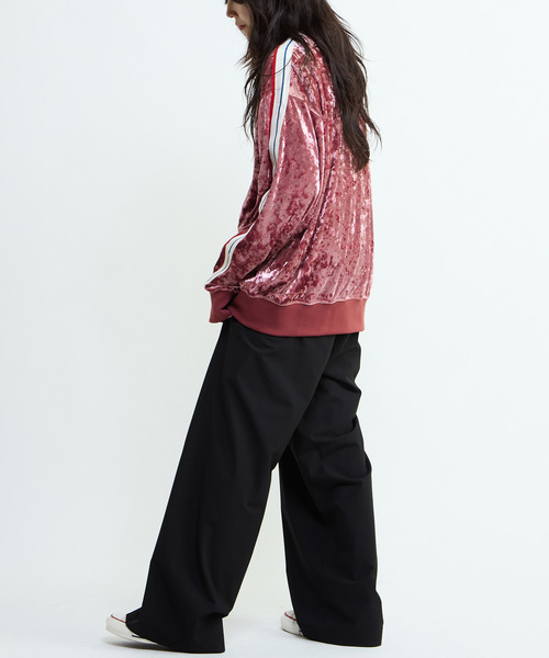 CONVERSE TOKYO(コンバーストウキョウ)の「SIDE LINE CRASHED VELOR TRACK JACKET(ジャージ・レディース・ピンク/グレー/ブルー/ブラック・SMALL/MEDIUM)」の16枚目の写真