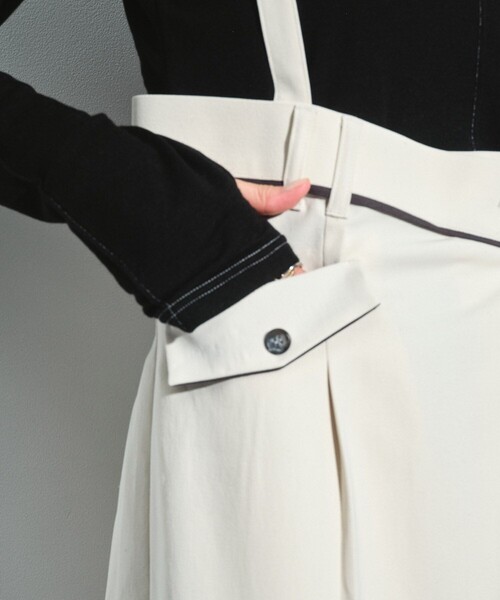 UNITED TOKYO（ユナイテッドトウキョウ）の「サスペンダーラップコクーンパンツ｜ウォッシャブル/ストレッチ/抗ピリング/速乾/細見え/冬服（その他パンツ・レディース・ブラック/アイボリー・1/2）」の18枚目の写真