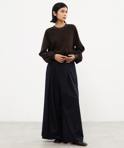 STUDIOUS（ステュディオス）の「【STUDIOUS/ステュディオス】DRAWSTRING GATHER SLEEVE SWEAT SHIRT/ドローストリングギャザースリーブスウェットシャツ（スウェット・レディース・ダークブラウン/ダークグレー・FREE）」の13枚目の写真