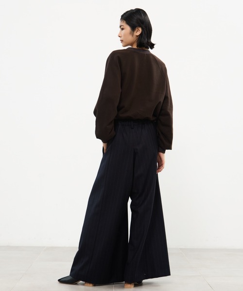 STUDIOUS（ステュディオス）の「【STUDIOUS/ステュディオス】DRAWSTRING GATHER SLEEVE SWEAT SHIRT/ドローストリングギャザースリーブスウェットシャツ（スウェット・レディース・ダークブラウン/ダークグレー・FREE）」の15枚目の写真