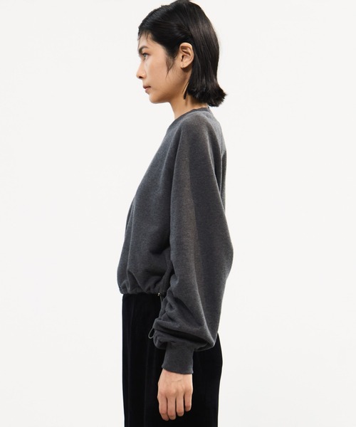 STUDIOUS（ステュディオス）の「【STUDIOUS/ステュディオス】DRAWSTRING GATHER SLEEVE SWEAT SHIRT/ドローストリングギャザースリーブスウェットシャツ（スウェット・レディース・ダークブラウン/ダークグレー・FREE）」の10枚目の写真