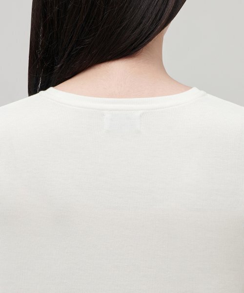 MUSINSA STANDARD WOMAN（ムシンサスタンダードウーマン）の「ウィメンズリブスリムフィット長袖Tシャツ[クリーム]（Tシャツ/カットソー・レディース・その他・SMALL/MEDIUM/LARGE/X-SMALL）」の4枚目の写真