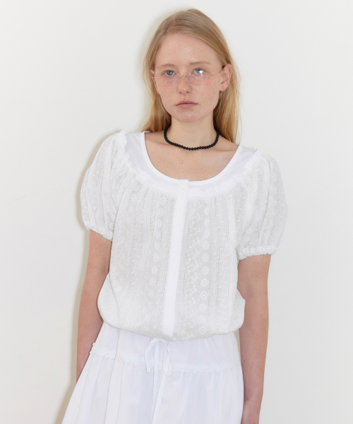 SINOON（シヌーン）の「Shirring Half Blouse (White)（シャツ/ブラウス・レディース・ホワイト・FREE）」の4枚目の写真
