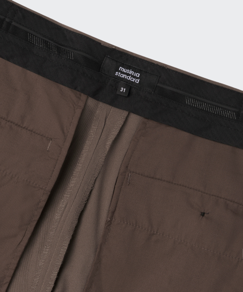 MUSINSA STANDARD（ムシンサスタンダード）の「セミワイド隠しバンディングスラックス[ライトブラウン]（スラックス・メンズ・その他・28/29/32/30/31/33/26/27/40/38/42/36/34）」の5枚目の写真