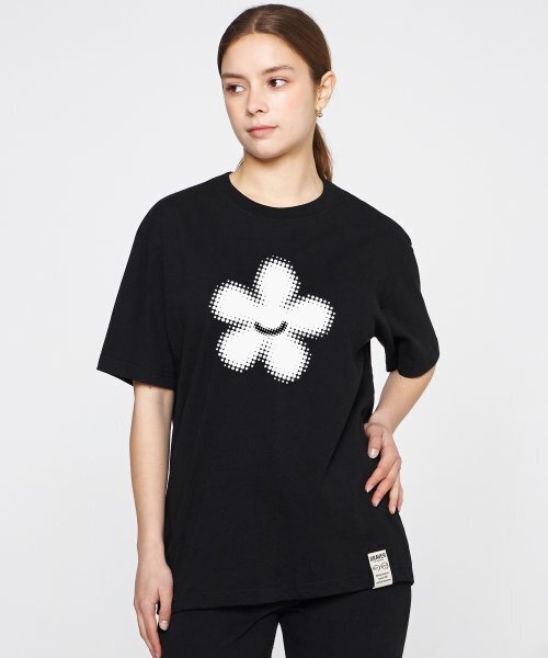GRAVER（グレーバー）の「[ユニセックス]シルエットフラワースマイル半袖Tシャツ_ブラック（Tシャツ/カットソー・レディース・ブラック・SMALL/MEDIUM/LARGE）」の2枚目の写真
