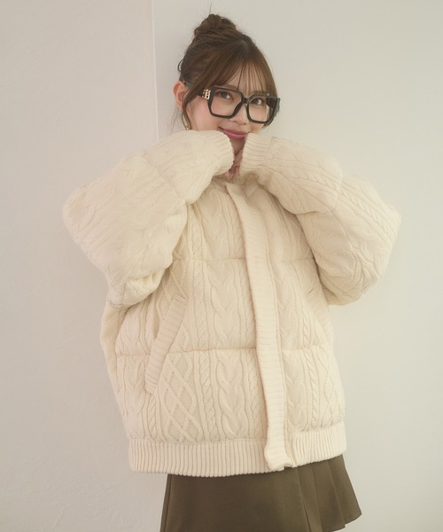 Ambre Neige（アンブルネージュ）の「volume knit padded jacket / ボリュームニットナカワタジャケット（ブルゾン・レディース・アイボリー/ダークブラウン/チャコールグレー・FREE）」の4枚目の写真