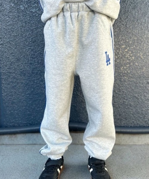 Right-on（ライトオン）の「【MLB】ワンポイント刺繍スウェットパンツ(スポーティー / リラックスフィット / カジュアル / パイピング)（その他パンツ・キッズ・ブラウン/ブラック/グレー・110/120/130/140/150/160）」の10枚目の写真