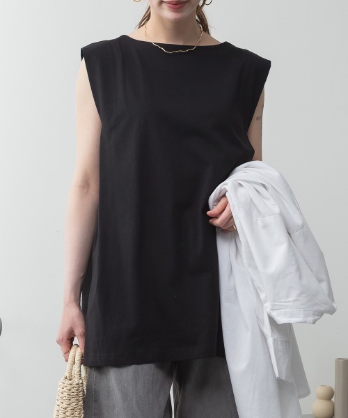 aity(アイティ)の「肩タックノースリーブボートネックTシャツ 無地 ロング丈 コットン(Tシャツ/カットソー・レディース・オフホワイト/グレイッシュベージュ/ブラック/チャコールグレー・M~L/4L~5L/LL~3L)」の15枚目の写真