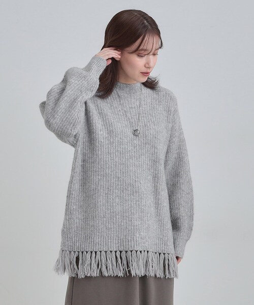 SHOO・LA・RUE(シューラルー)の「【S-LL】1枚で決まる 裾フリンジニット(ニット/セーター・レディース・オフホワイト/グレー/ライトグリーン・01/02/03/04)」の12枚目の写真