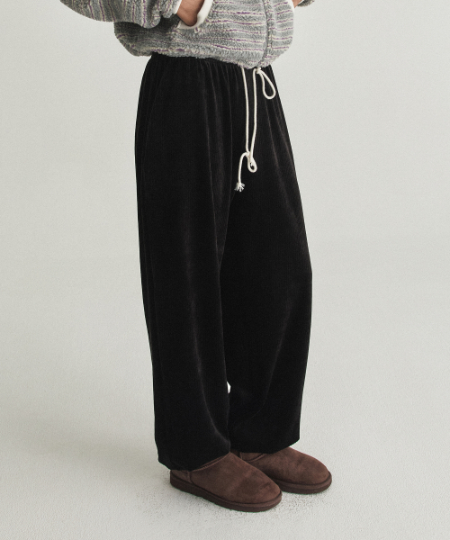 DEARSTALKER(ディアストーカー)の「NELLA BALLOON JOGGER PANTS - BLACK(スウェットパンツ・レディース・その他・FREE)」の1枚目の写真
