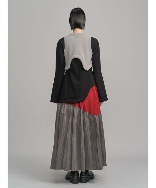 UN3D.（アンスリード）の「GATHER SKIRT DOCKING OP / ギャザースカートドッキングワンピース（ワンピース・レディース・ブラック/グレー・36/38）」の9枚目の写真