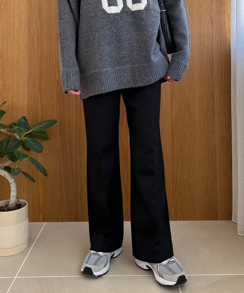 Doux archives(ドゥアルシーヴ)の「ポンチセミフレアパンツ(その他パンツ・レディース・モカ/ブラック・SMALL/MEDIUM)」の2枚目の写真