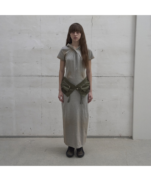 LCDC TM(エルシーディーシーティーエム)の「HOODED TWISTED DRESS (MELANGE GREY)(ワンピース・レディース・ライトグレー・SMALL/MEDIUM)」の1枚目の写真