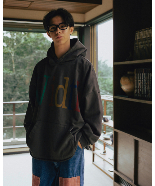 ANGLAN(アングラン)の「Width Print Hoodie - Charcoal(パーカー・メンズ・その他・FREE)」の5枚目の写真