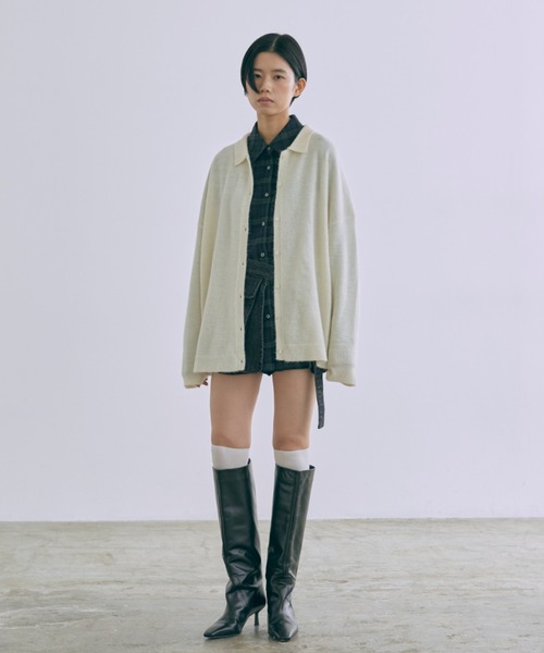 EN NEUME(エンノイム)の「Loose Polo Cardigan(カーディガン/ボレロ・レディース・ブルー/アイボリー/ピンク・FREE)」の16枚目の写真