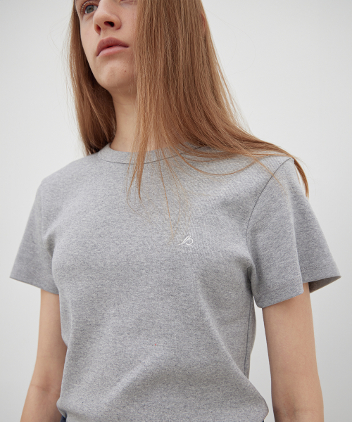 LEVAR(レバー)の「De Base Cotton T-shirt - Melange Grey(Tシャツ/カットソー・レディース・ライトグレー・FREE)」の2枚目の写真