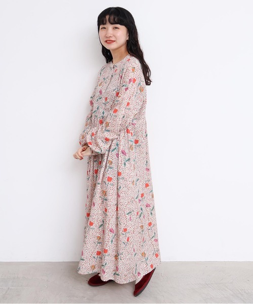 l'atelier du savon(アトリエドサボン)の「ちぎり絵のチューリッププリント ギャザーワンピース(ワンピース・レディース・レッド/グリーン・FREE)」の11枚目の写真