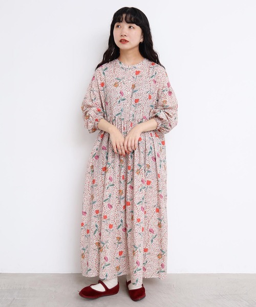 l'atelier du savon(アトリエドサボン)の「ちぎり絵のチューリッププリント ギャザーワンピース(ワンピース・レディース・レッド/グリーン・FREE)」の12枚目の写真