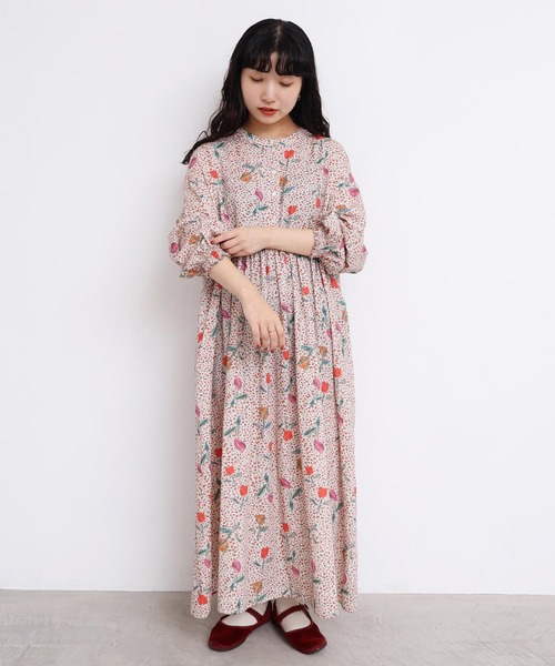 l'atelier du savon(アトリエドサボン)の「ちぎり絵のチューリッププリント ギャザーワンピース(ワンピース・レディース・レッド/グリーン・FREE)」の14枚目の写真