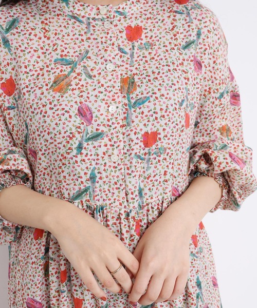 l'atelier du savon(アトリエドサボン)の「ちぎり絵のチューリッププリント ギャザーワンピース(ワンピース・レディース・レッド/グリーン・FREE)」の10枚目の写真