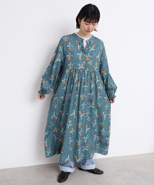 l'atelier du savon(アトリエドサボン)の「ちぎり絵のチューリッププリント ギャザーワンピース(ワンピース・レディース・レッド/グリーン・FREE)」の5枚目の写真