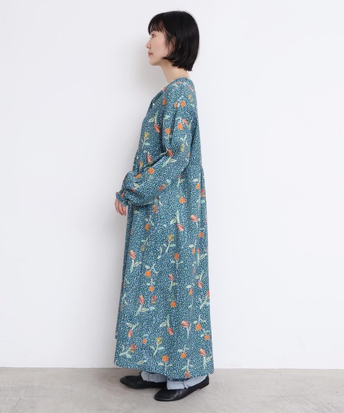 l'atelier du savon(アトリエドサボン)の「ちぎり絵のチューリッププリント ギャザーワンピース(ワンピース・レディース・レッド/グリーン・FREE)」の7枚目の写真