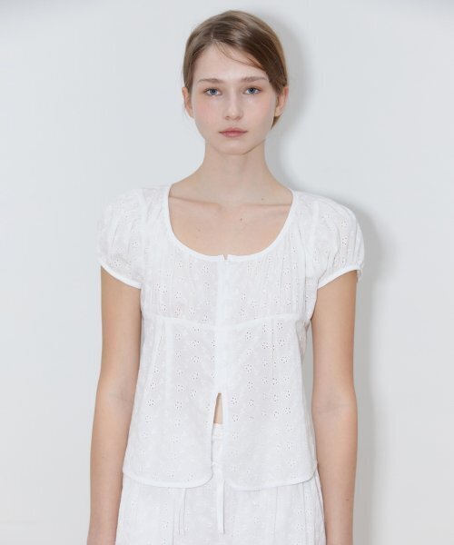 SINOON(シヌーン)の「SHIRRING PUFF BLOUSE (WHITE)(シャツ/ブラウス・レディース・ホワイト・FREE)」の1枚目の写真