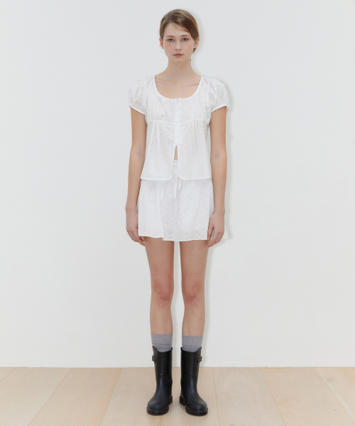 SINOON(シヌーン)の「SHIRRING PUFF BLOUSE (WHITE)(シャツ/ブラウス・レディース・ホワイト・FREE)」の2枚目の写真