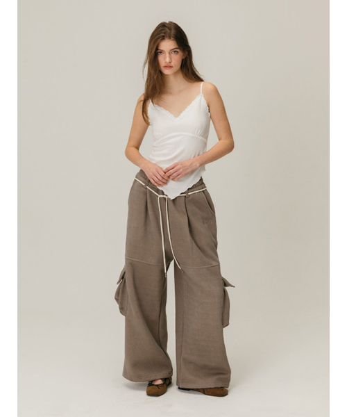 MOIFAIRE（モイフェア）の「PIGMENT CARGO SWEATPANTS / BROWN（スウェットパンツ・レディース・ブラウン・ONE SIZE）」の3枚目の写真