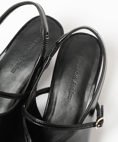 mysty woman（ミスティウーマン）の「バックストラップミュール 639499（サンダル・レディース・オフホワイト/ブラック・MEDIUM/LARGE）」の6枚目の写真