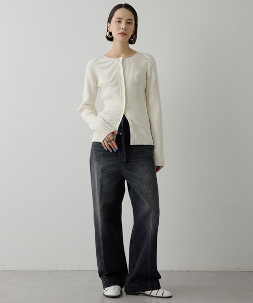 Whim Gazette(ウィムガゼット)の「センタープレスブラックデニムパンツ(デニムパンツ・レディース・ブラック・36/38)」の6枚目の写真