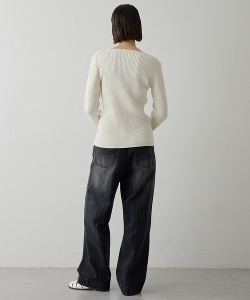 Whim Gazette(ウィムガゼット)の「センタープレスブラックデニムパンツ(デニムパンツ・レディース・ブラック・36/38)」の5枚目の写真