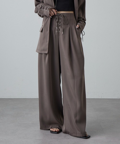 Lui's(ルイス)の「レースアップデザインワイドパンツ(スラックス・レディース・ブラック/グレー・36/38)」の2枚目の写真