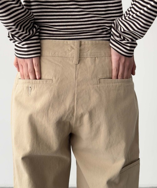 CANAL JEAN(キャナルジーン)の「Lakey Park ダブルニーワークパンツ(その他パンツ・レディース・ベージュ/ブラック・SMALL/MEDIUM)」の16枚目の写真
