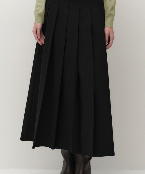 MUSINSA STANDARD WOMAN（ムシンサスタンダードウーマン）の「ウィメンズ ローウエストプリーツマキシスカート[ブラック]（スカート・レディース・その他・SMALL/MEDIUM/LARGE/X-SMALL）」の5枚目の写真