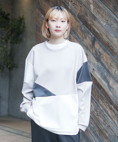 Blue Standard (ブルースタンダード)の「【BLUE STANDARD/ブルースタンダード】【1枚でサマになる配色切り替え】パフィースウェット トレーナー ブロック切替 高見え(スウェット・メンズ・アイボリー/ブラック/チャコールグレー/グレー・MEDIUM/X-LARGE/LARGE)」の1枚目の写真