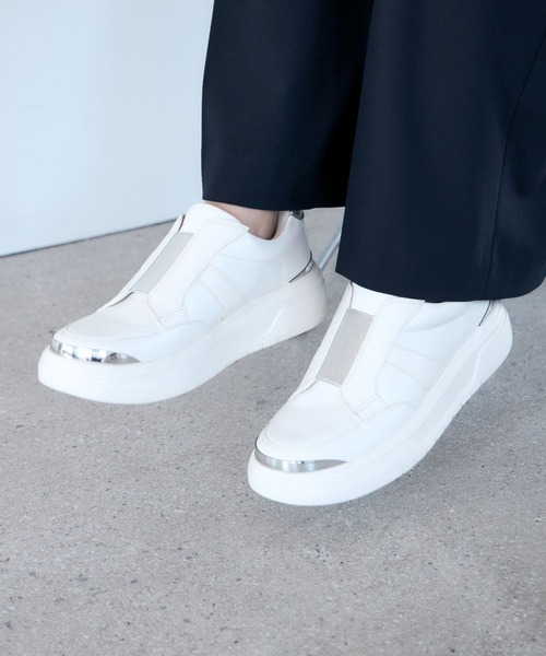 Elura（エルーラ）の「ラバースニーカー/637294（スニーカー・レディース・ゴールド/シルバー・LARGE/MEDIUM/SMALL）」の2枚目の写真