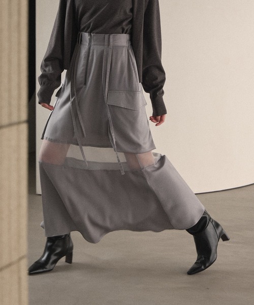 MIELI INVARIANT(ミエリインヴァリアント)の「Military Gloss Skirt(スカート・レディース・ブルーグレー/ベージュ・SMALL/MEDIUM)」の1枚目の写真