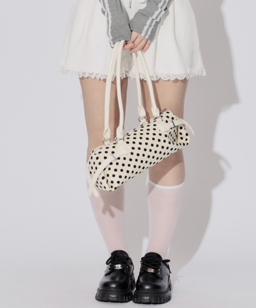 ALLuRing ChaRm(アリュリングチャーム)の「Square Dot Bag / スクエアドットバッグ(ハンドバッグ・レディース・ブラック/ホワイト・FREE)」の7枚目の写真