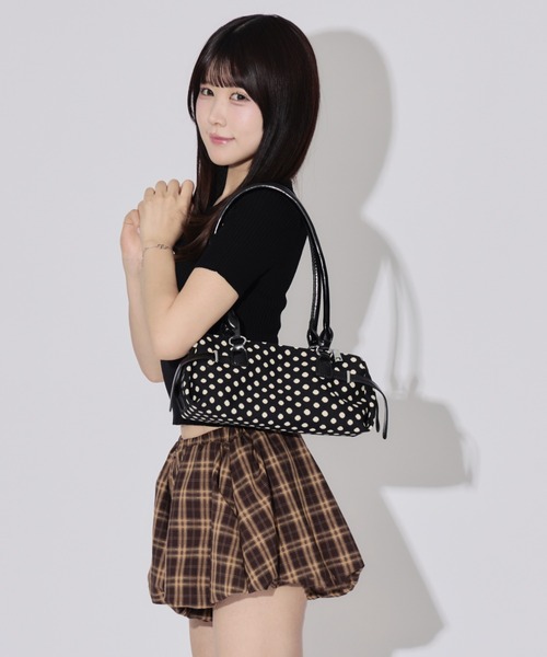 ALLuRing ChaRm(アリュリングチャーム)の「Square Dot Bag / スクエアドットバッグ(ハンドバッグ・レディース・ブラック/ホワイト・FREE)」の19枚目の写真