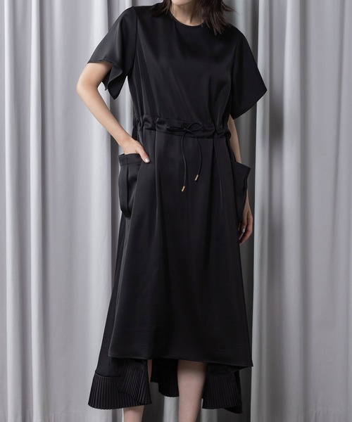MARECHAL TERRE(マルシャルテル)の「裾プリーツワンピース(ワンピース・レディース・ネイビー/グリーン系その他/ブラック/アイボリー・MEDIUM)」の2枚目の写真