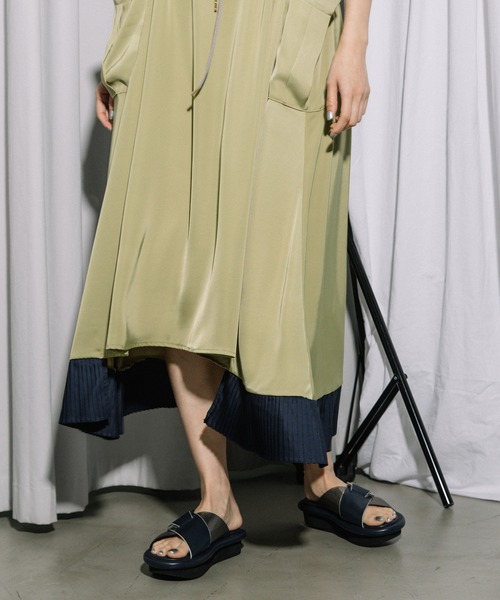 MARECHAL TERRE(マルシャルテル)の「裾プリーツワンピース(ワンピース・レディース・ネイビー/グリーン系その他/ブラック/アイボリー・MEDIUM)」の15枚目の写真