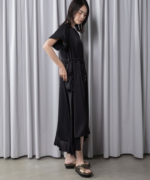 MARECHAL TERRE(マルシャルテル)の「裾プリーツワンピース(ワンピース・レディース・ネイビー/グリーン系その他/ブラック/アイボリー・MEDIUM)」の17枚目の写真