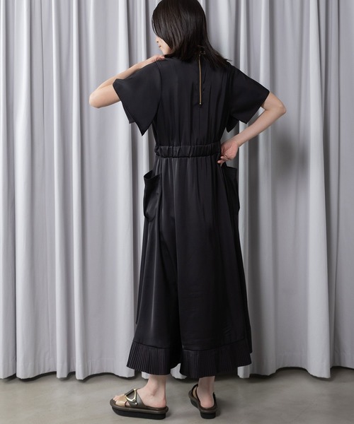 MARECHAL TERRE(マルシャルテル)の「裾プリーツワンピース(ワンピース・レディース・ネイビー/グリーン系その他/ブラック/アイボリー・MEDIUM)」の18枚目の写真