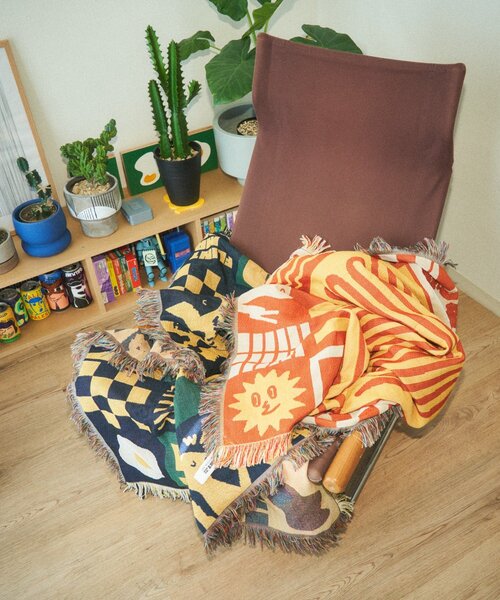 BIRTHDAY BAR（バースデイバー）の「【クリエイター「FLINT MASON」× BIRTHDAY BAR 初コラボ！】POTLUCK PASTA PARTYスローケット（ブランケット・レディース・オレンジ/グリーン・0）」の4枚目の写真