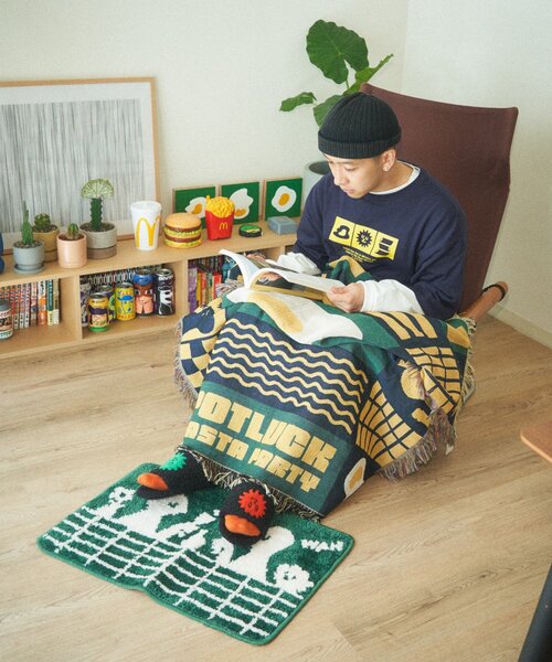 BIRTHDAY BAR（バースデイバー）の「【クリエイター「FLINT MASON」× BIRTHDAY BAR 初コラボ！】POTLUCK PASTA PARTYスローケット（ブランケット・レディース・オレンジ/グリーン・0）」の6枚目の写真