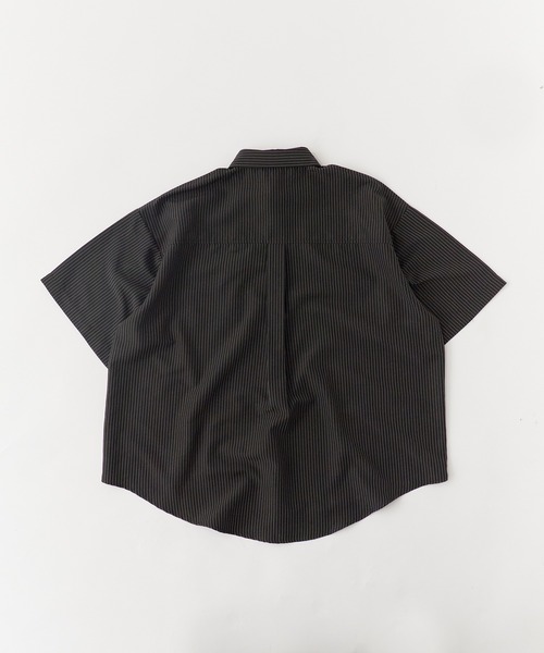 OK YESTERDAY（オッケーイエスタデイ）の「OK YESTERDAY / オーケー イエスタデイ ショートスリーブ スタンダードシャツ / SHORT-SLEEVE STANDARD SHIRT 2026年 夏 夏服（シャツ/ブラウス・メンズ・ブルー/ブラック系その他/ホワイト/ブラック/ネイビー・L/M）」の20枚目の写真